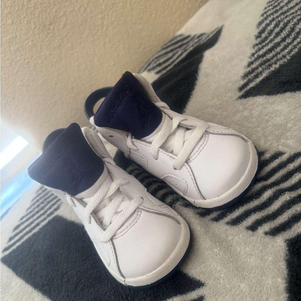Air Jordan 6 Retro Sneakers Kids 5C